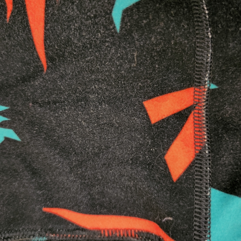 Fleo Shorts - Picture 3 of 4